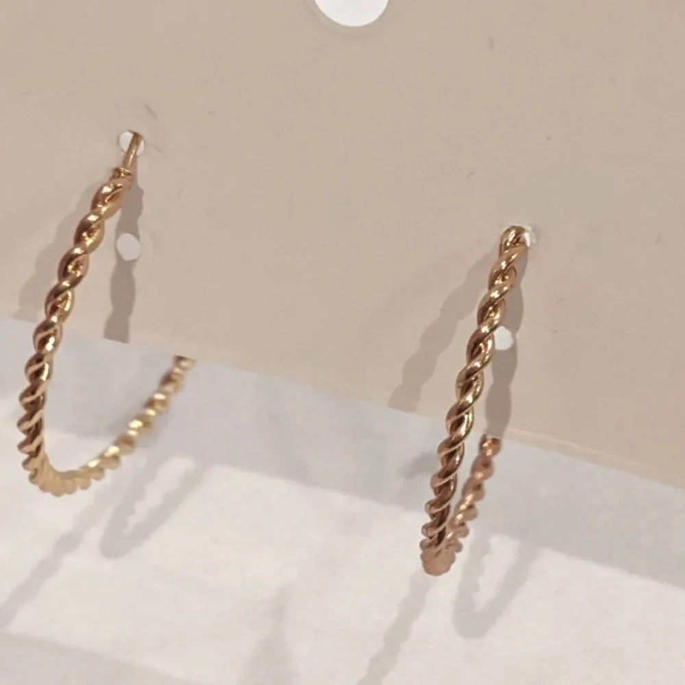 Gold Hoop Earrings Thin Rope 1.5" - Picture 6 of 7